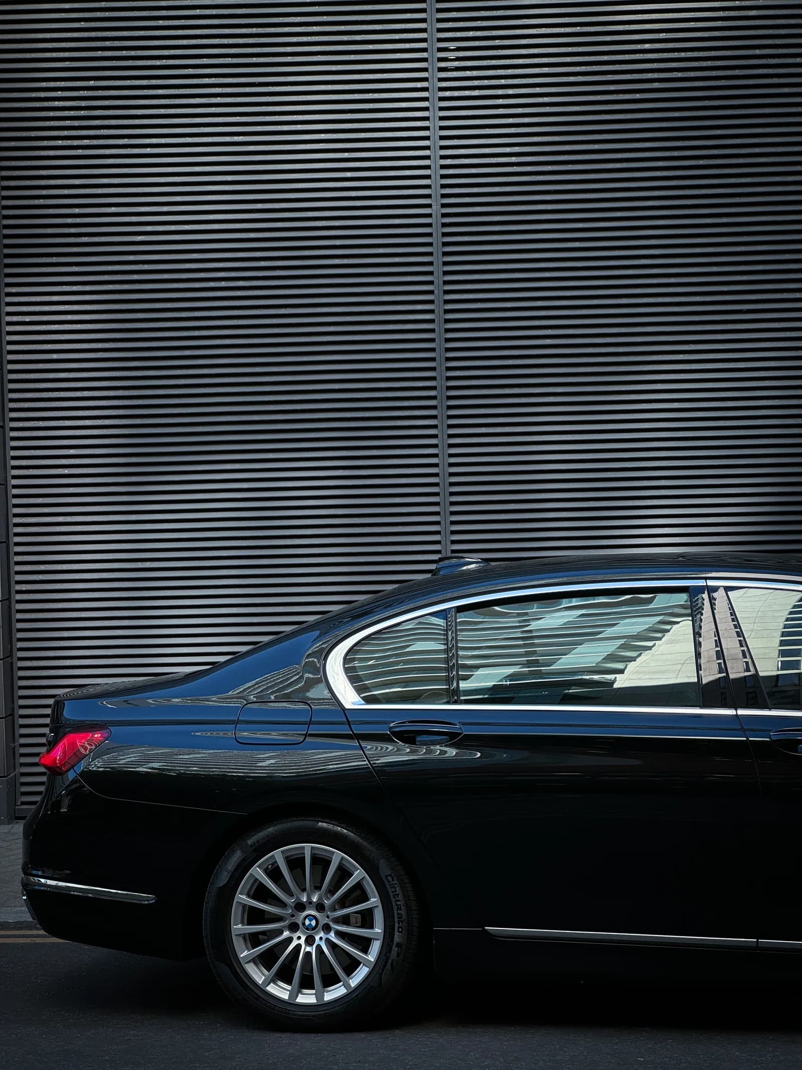 Roadluxe BMW side luxury chauffeur Manchester